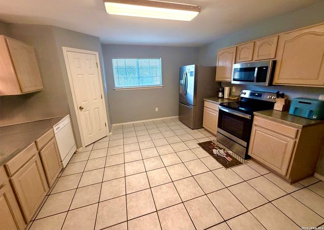 9668 SHOREBIRD LN, San Antonio, TX 78245