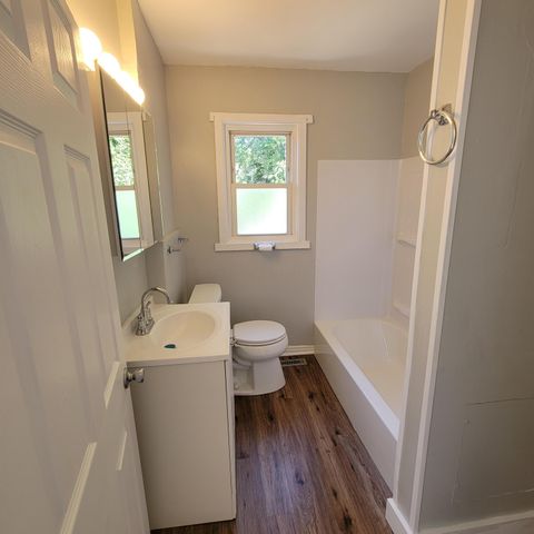 221 S Highland Avenue, Columbus, OH 43223