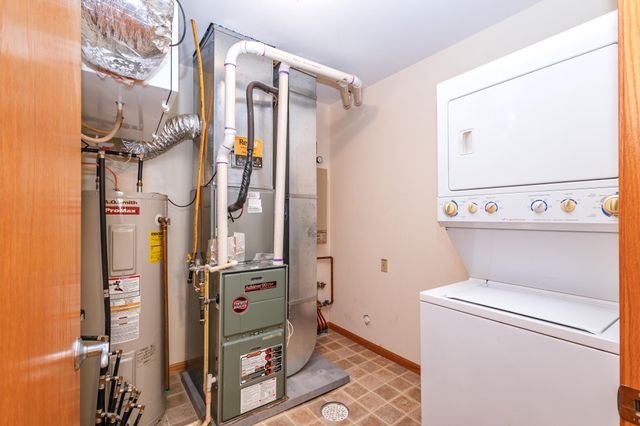 617 6th Avenue W, Osakis, MN 56360