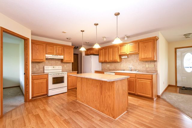 617 6th Avenue W, Osakis, MN 56360