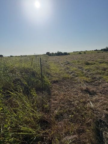 19 County Road 2200, Pecan Gap, TX 75469