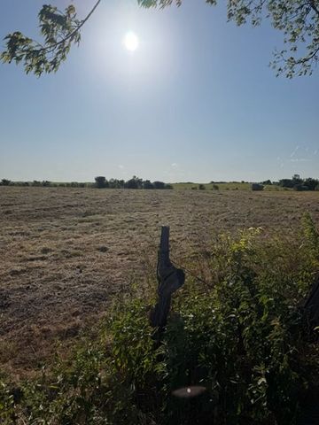 19 County Road 2200, Pecan Gap, TX 75469