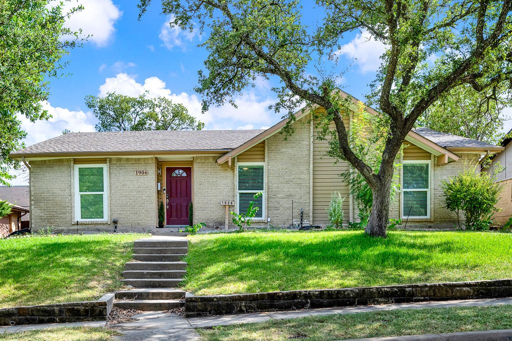 1906 Haymeadow, Carrollton, TX 75007