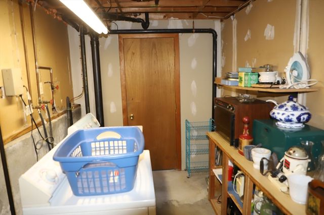 208 Tamarack Drive, Springfield, MA 01129