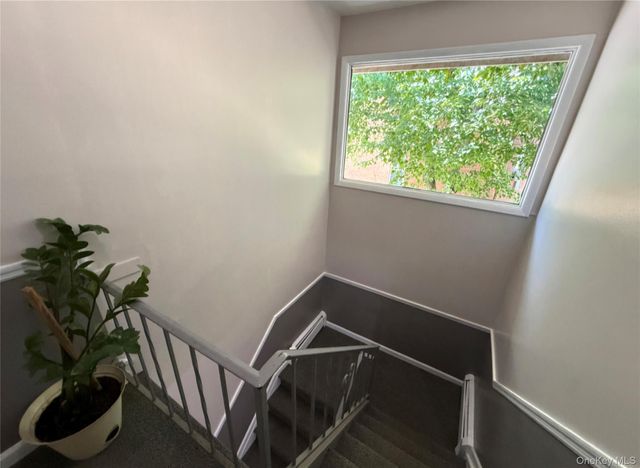 1003 Barclay Manor 10C, Newburgh, NY 12550