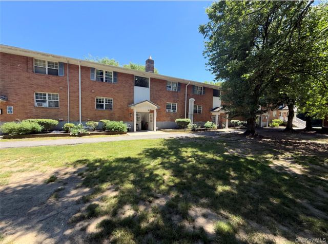 1003 Barclay Manor 10C, Newburgh, NY 12550