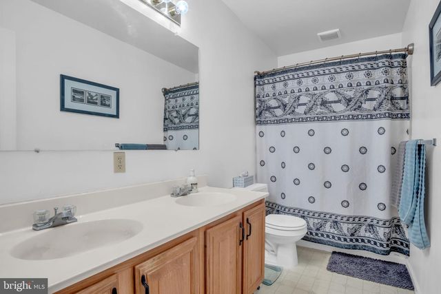 3030 BORNT DR, Dover, PA 17315