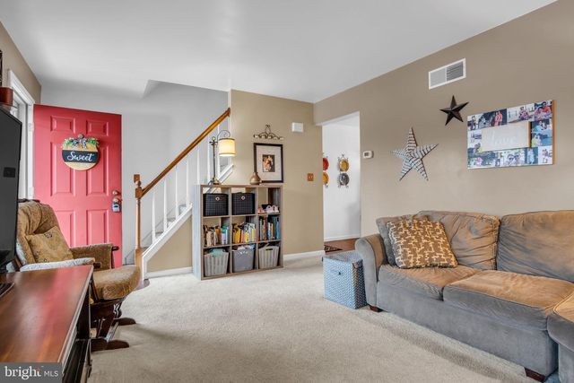 3030 BORNT DR, Dover, PA 17315