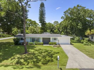 1305 35th Avenue, Vero Beach, FL 32960