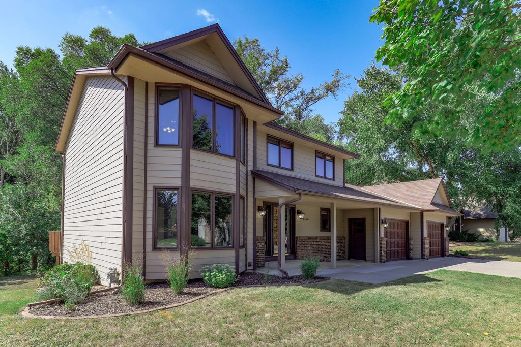 4690 Parkridge Drive, Eagan, MN 55123 — photo 2