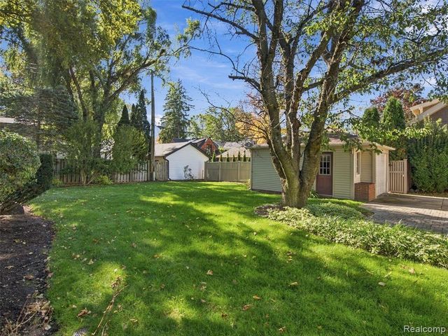 322 Maywood Avenue, Rochester, MI 48307