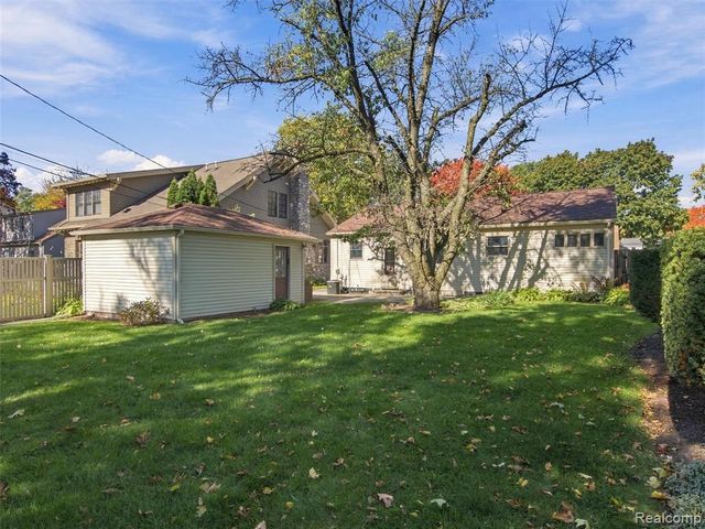 322 Maywood Avenue, Rochester, MI 48307