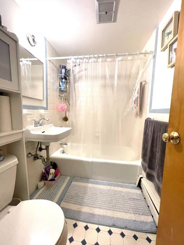 17 Carey Ave 6, Watertown, MA 02472