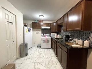 17 Carey Ave 6, Watertown, MA 02472