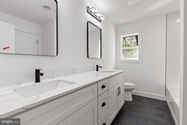 3 QUEENS WAY, Newark, DE 19713