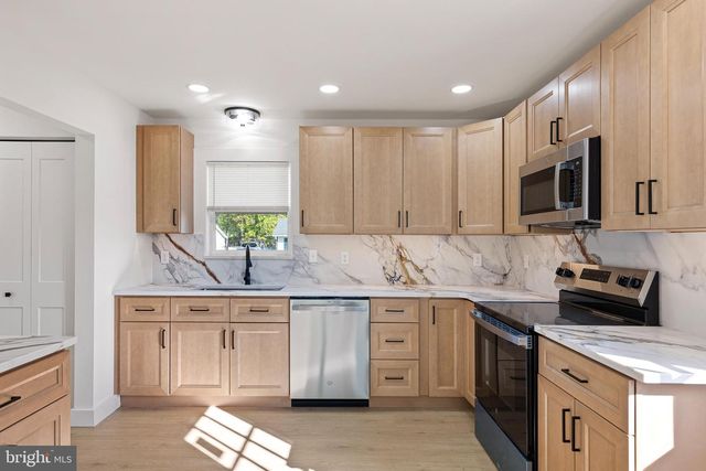 3 QUEENS WAY, Newark, DE 19713