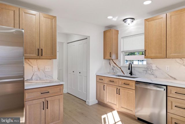 3 QUEENS WAY, Newark, DE 19713