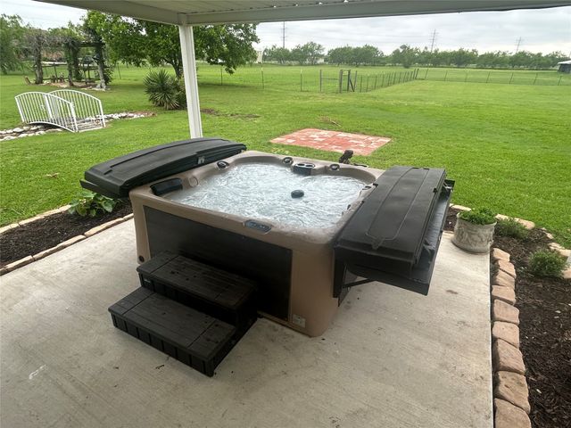 11054 County Road 2464, Poetry, TX 75160