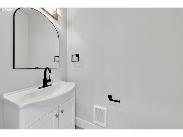 3811 Q St, Vancouver, WA 98663
