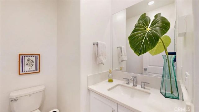 1673 W. Lincoln Avenue 102, Anaheim, CA 92801