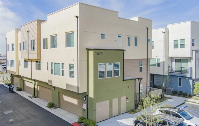 1673 W. Lincoln Avenue 102, Anaheim, CA 92801
