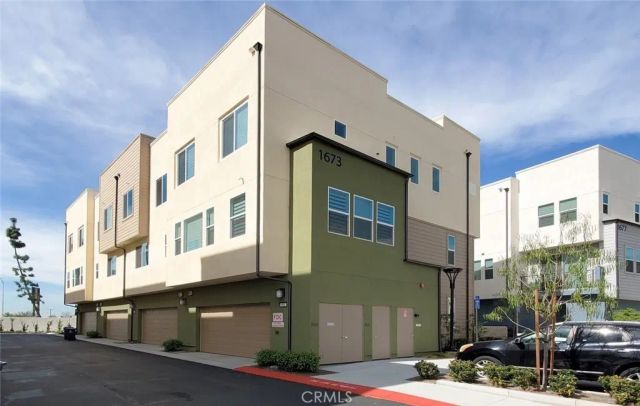 1673 W. Lincoln Avenue 102, Anaheim, CA 92801