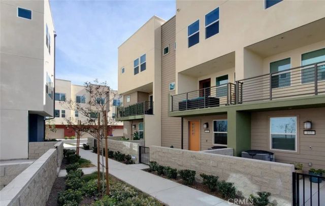 1673 W. Lincoln Avenue 102, Anaheim, CA 92801