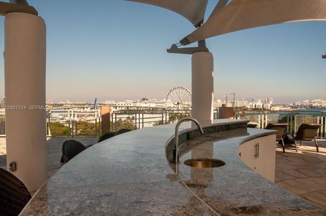 244 Biscayne Blvd 4104, Miami, FL 33132