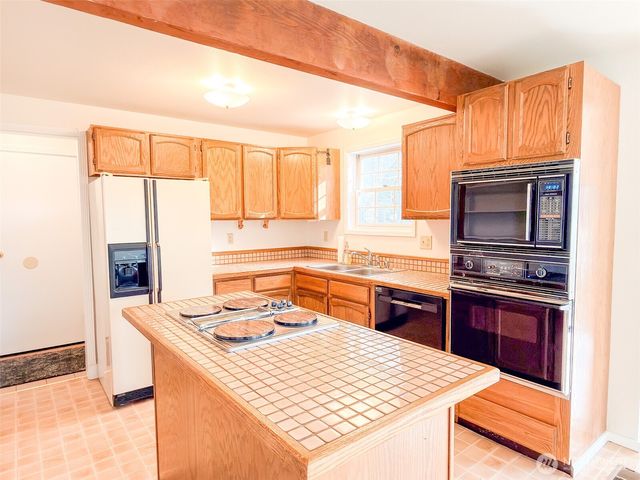 40 Glen Avenue, Chimacum, WA 98325