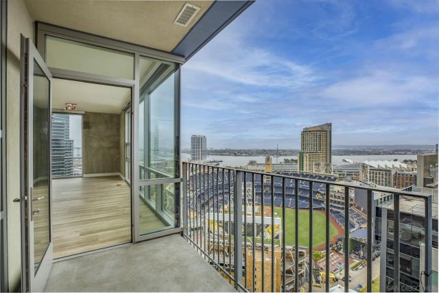 321 10th 2408, San Diego, CA 92101