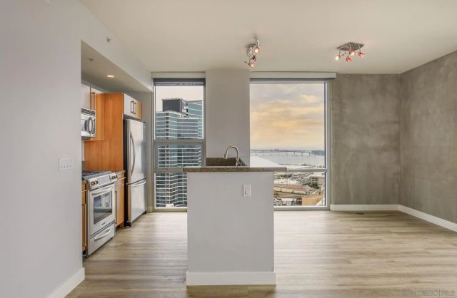 321 10th 2408, San Diego, CA 92101