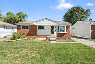 22527 Avon Street, Saint Clair Shores, MI 48082