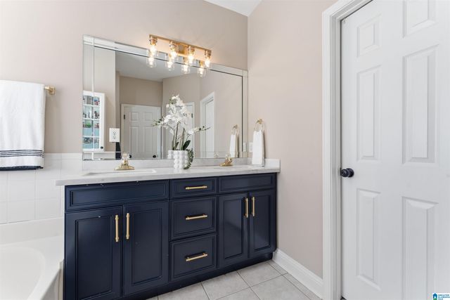 712 OLD CAHABA DRIVE, Helena, AL 35080