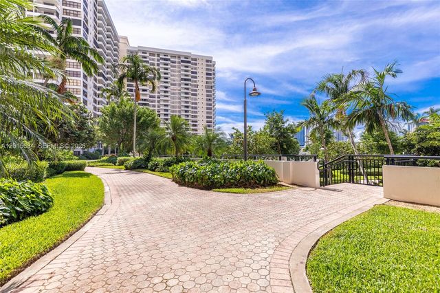600 Three Islands Blvd 212, Hallandale Beach, FL 33009