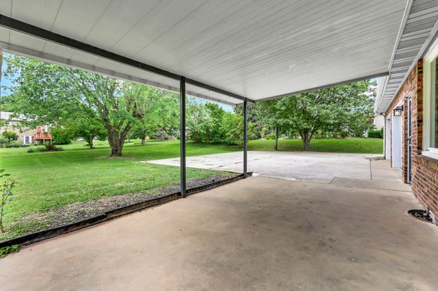 3056 Williamsburg Rd, Clarksville, TN 37043
