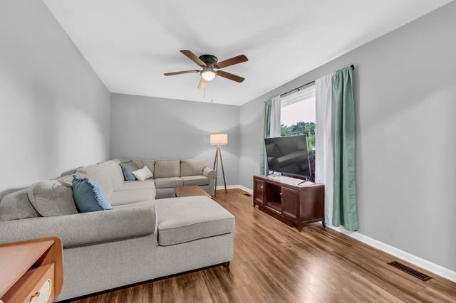 3056 Williamsburg Rd, Clarksville, TN 37043