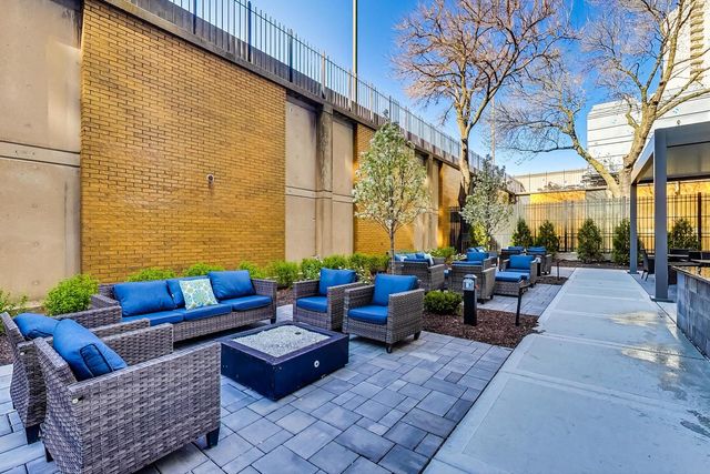 3950 N LAKE SHORE Drive 1303, Chicago, IL 60613