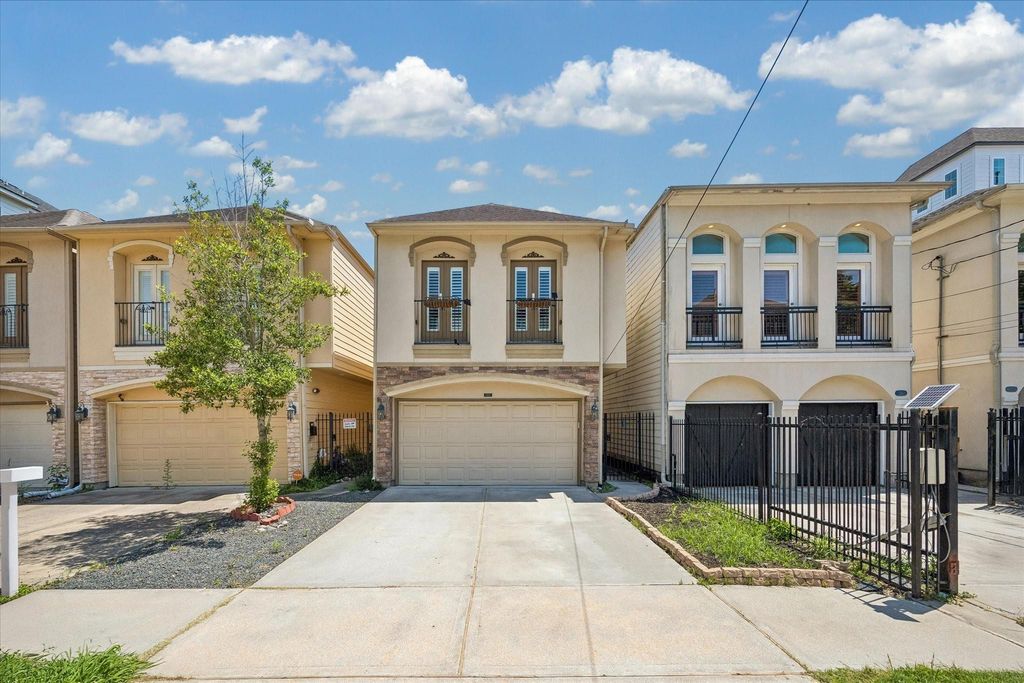 5513 Petty Street C, Houston, TX 77007