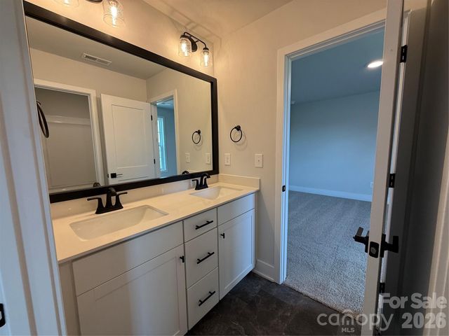 158 Kerr Walk Drive 26, Statesville, NC 28677