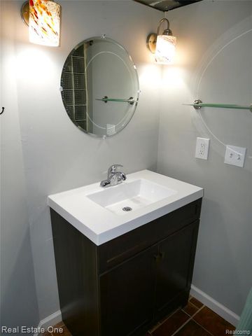 2881 Ellwood Avenue, Berkley, MI 48072