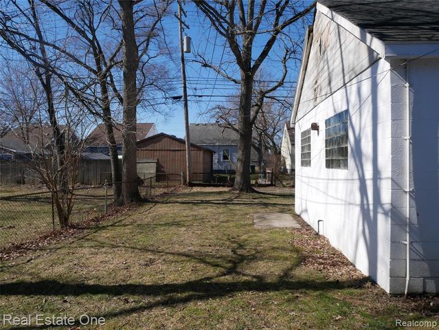 2881 Ellwood Avenue, Berkley, MI 48072