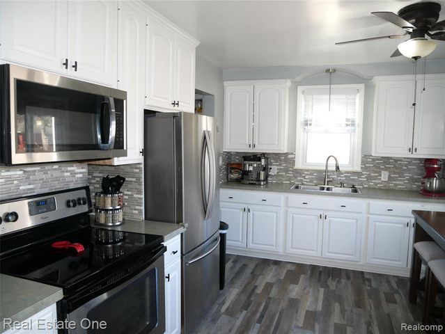 2881 Ellwood Avenue, Berkley, MI 48072