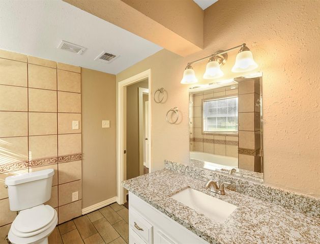 1029 Sycamore Street, La Marque, TX 77568