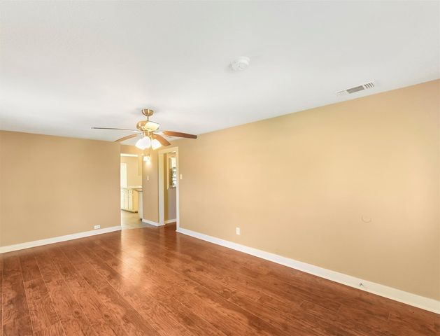 1029 Sycamore Street, La Marque, TX 77568
