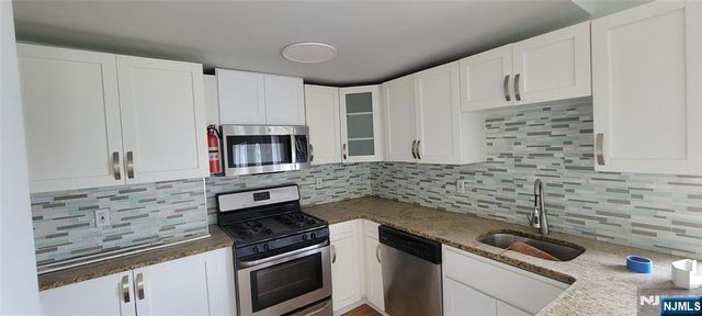 16 Prospect Avenue, Bergenfield, NJ 07621