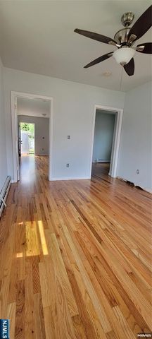16 Prospect Avenue, Bergenfield, NJ 07621