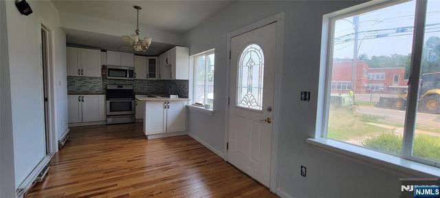 16 Prospect Avenue, Bergenfield, NJ 07621