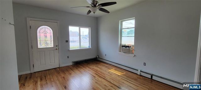 16 Prospect Avenue, Bergenfield, NJ 07621