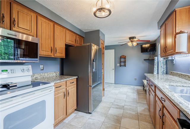 123 Woodsong Lane, Greece, NY 14612