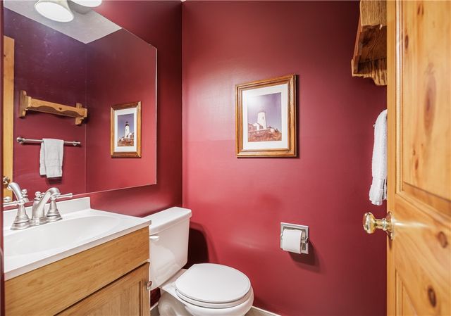 123 Woodsong Lane, Greece, NY 14612